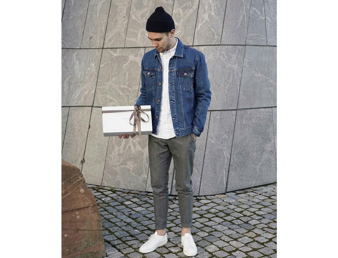 How To Wear White Sneakers For Men